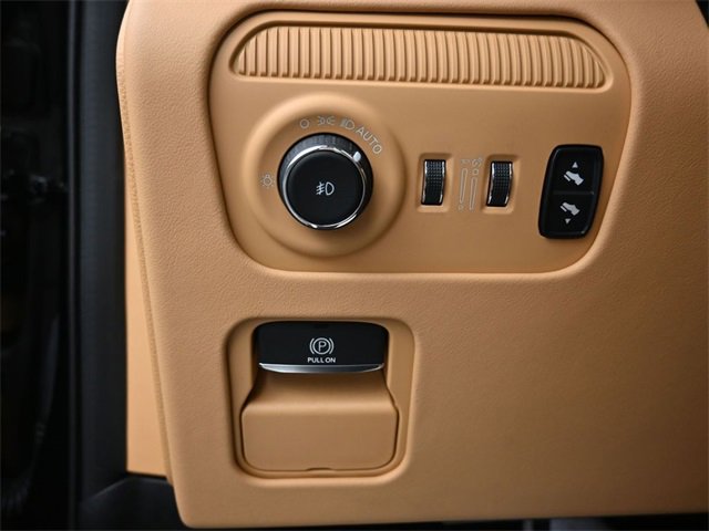 Used 2023 Jeep Grand Wagoneer Series III image 11