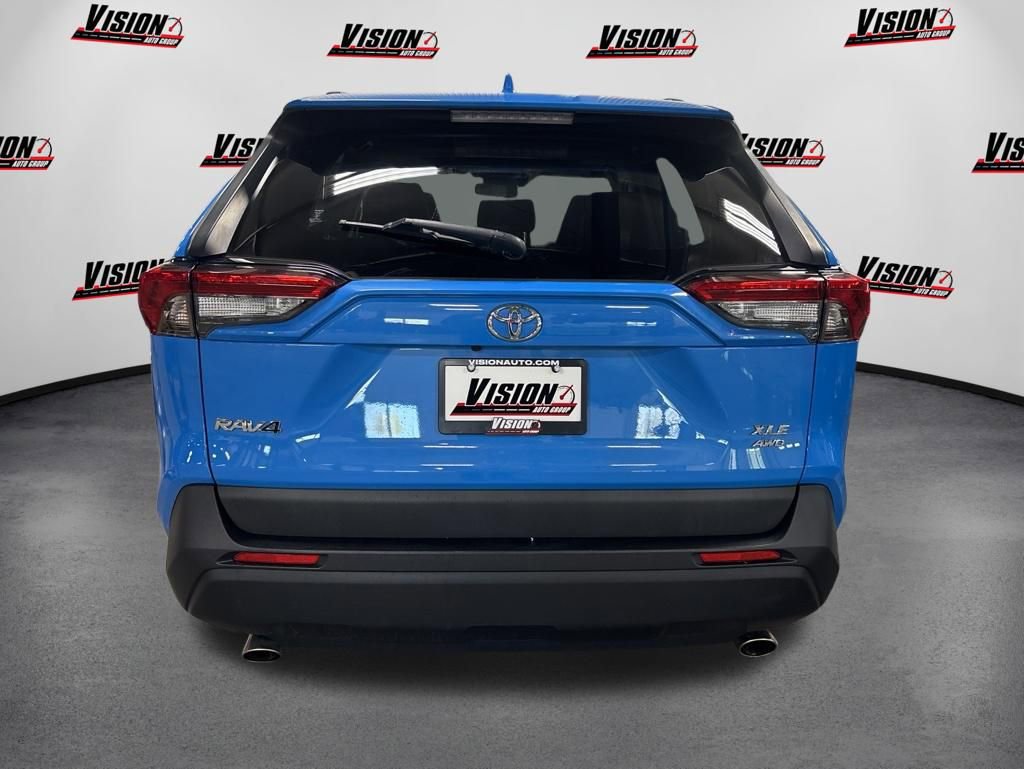 Used 2019 Toyota RAV4 XLE w/ Convenience Package AWD/4WD image 3
