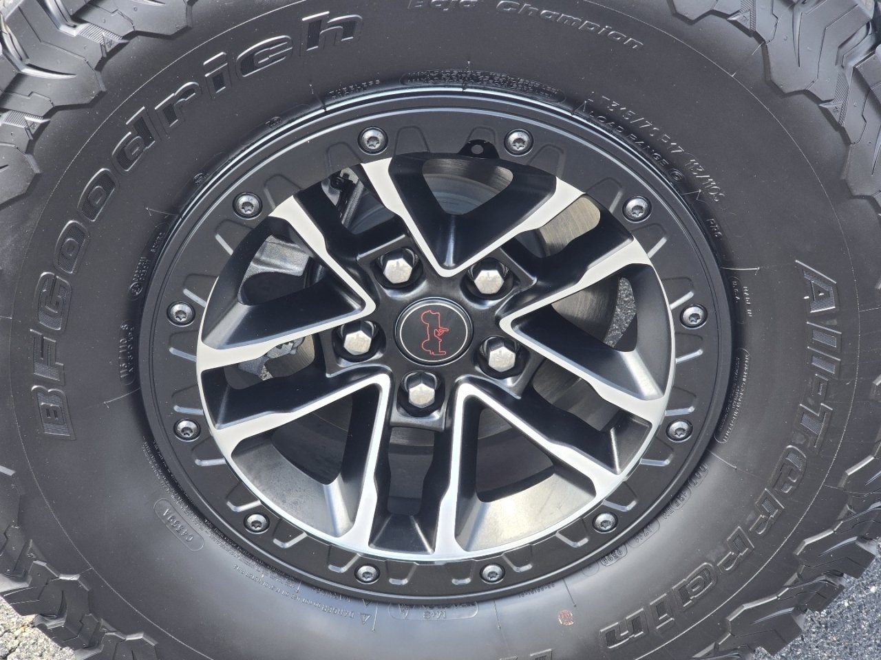 Used 2025 Jeep Wrangler Unlimited Rubicon AWD/4WD image 10
