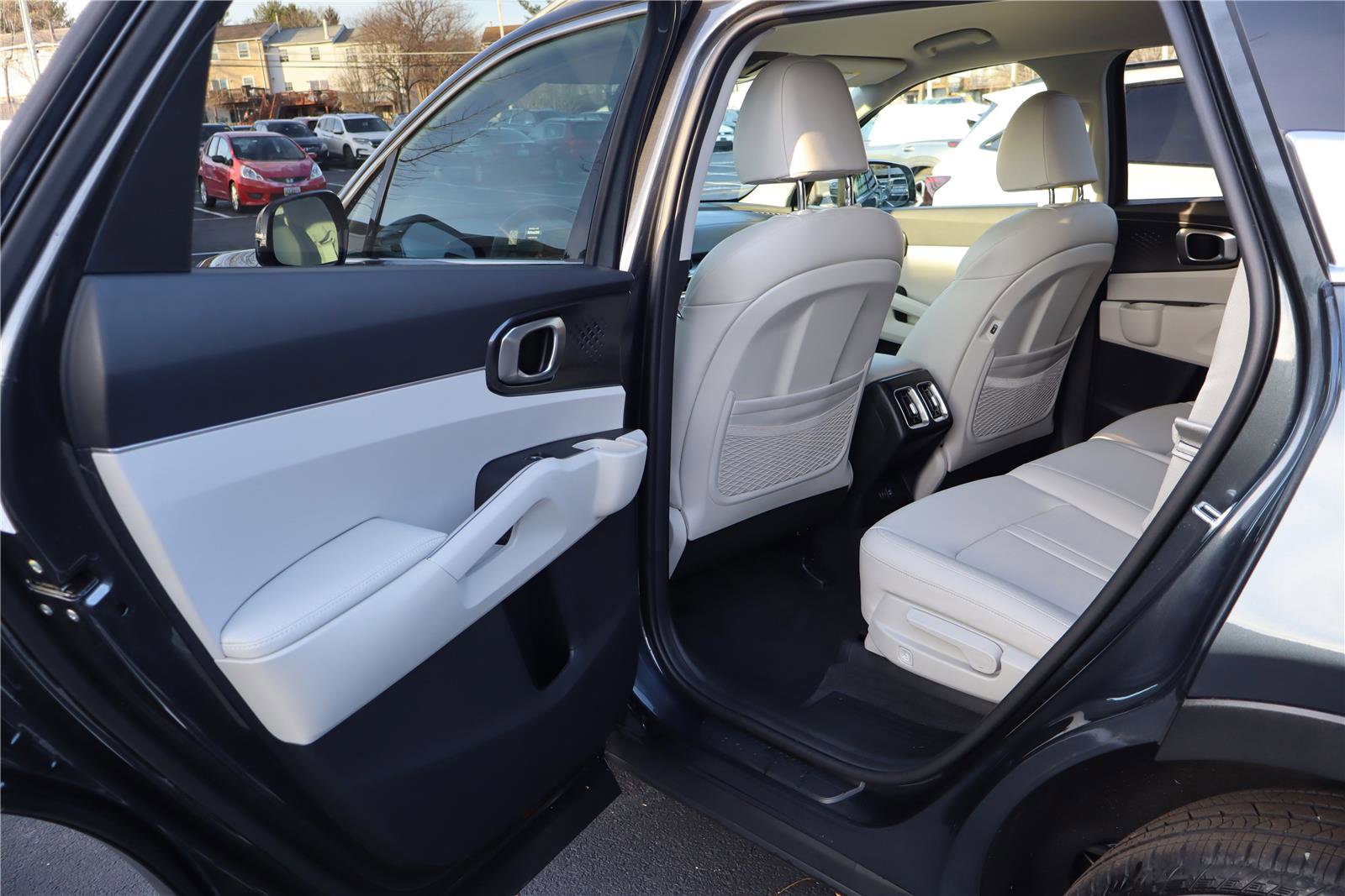 Certified 2025 Kia Sorento S image 23