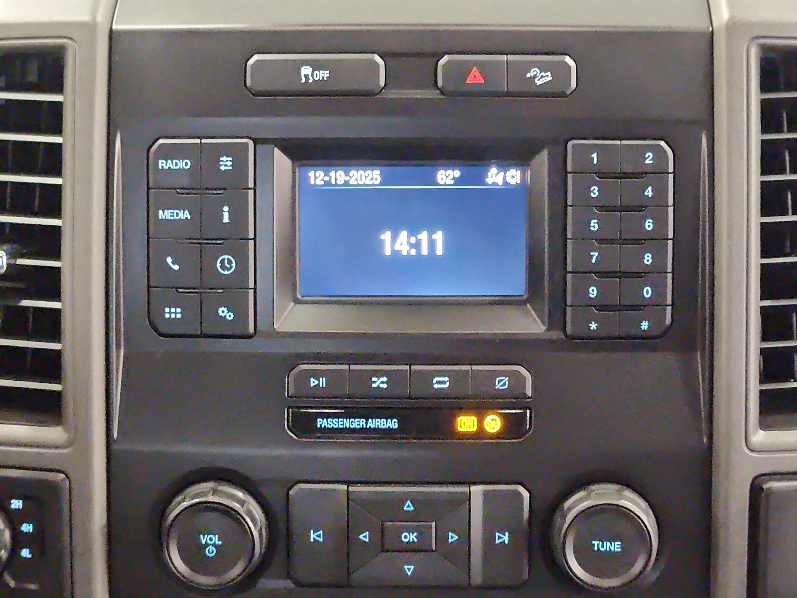 Used 2022 Ford F250 XL w/ STX Appearance Package image 17