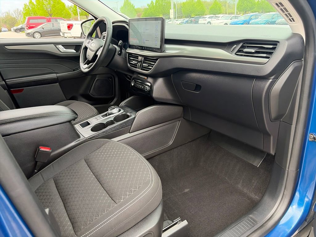 Used 2023 Ford Escape Active w/ Tech Pack #2 AWD/4WD image 10