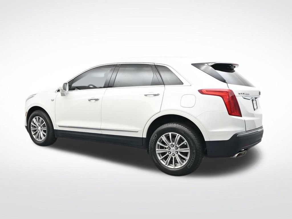 Used 2017 Cadillac XT5 Luxury w/ Driver Awareness Package FWD image 6