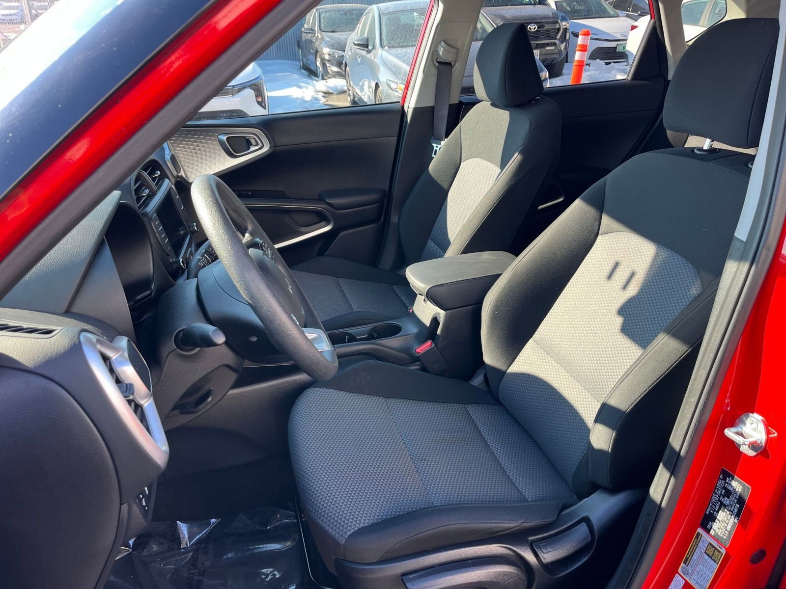 Used 2025 Kia Soul LX w/ LX Technology Package image 34