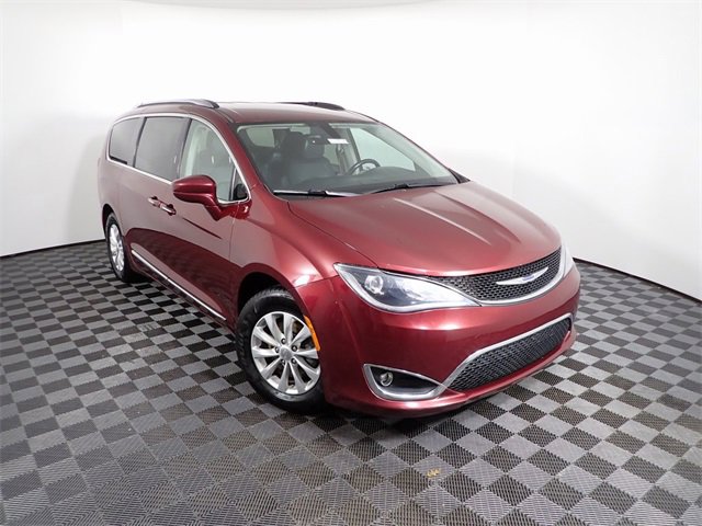Used 2019 Chrysler Pacifica Touring-L image 4