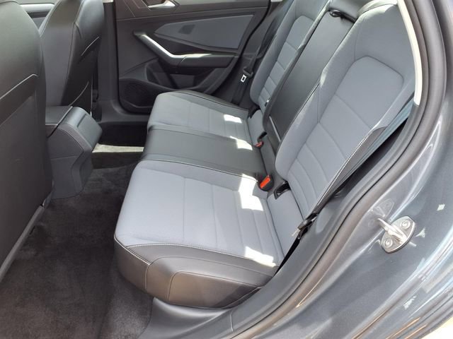 Used 2026 Volkswagen Jetta SE FWD image 11