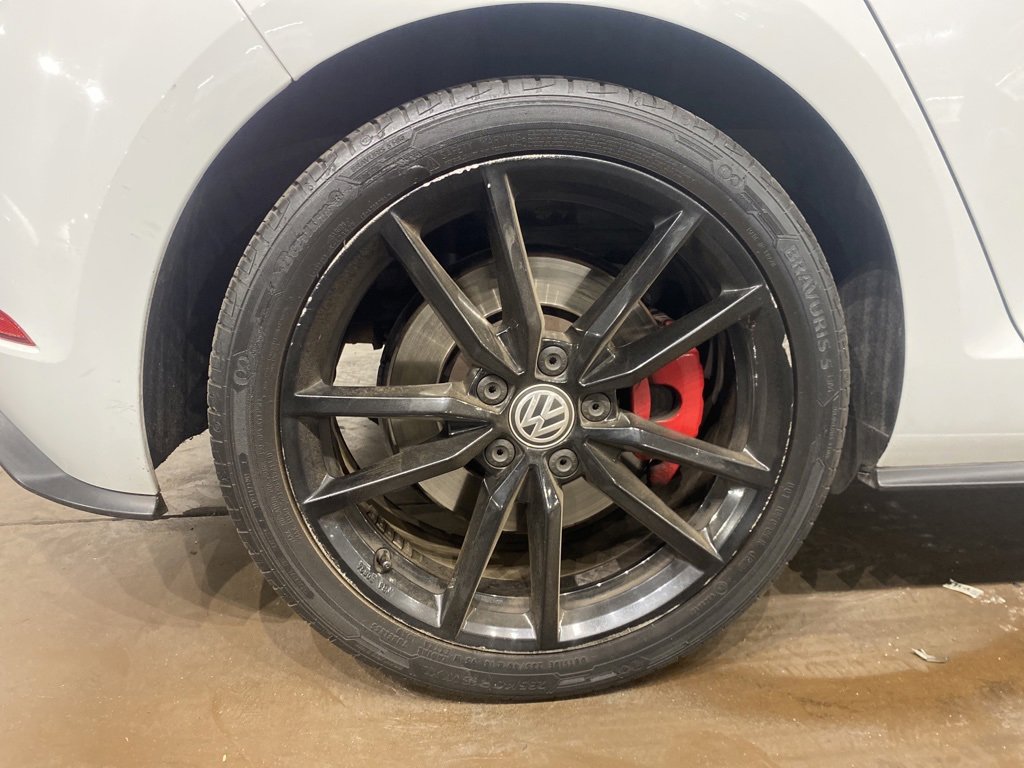 Used 2021 Volkswagen GTI SE image 16