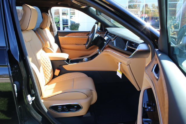 Used 2024 Jeep Grand Cherokee Summit AWD/4WD image 47