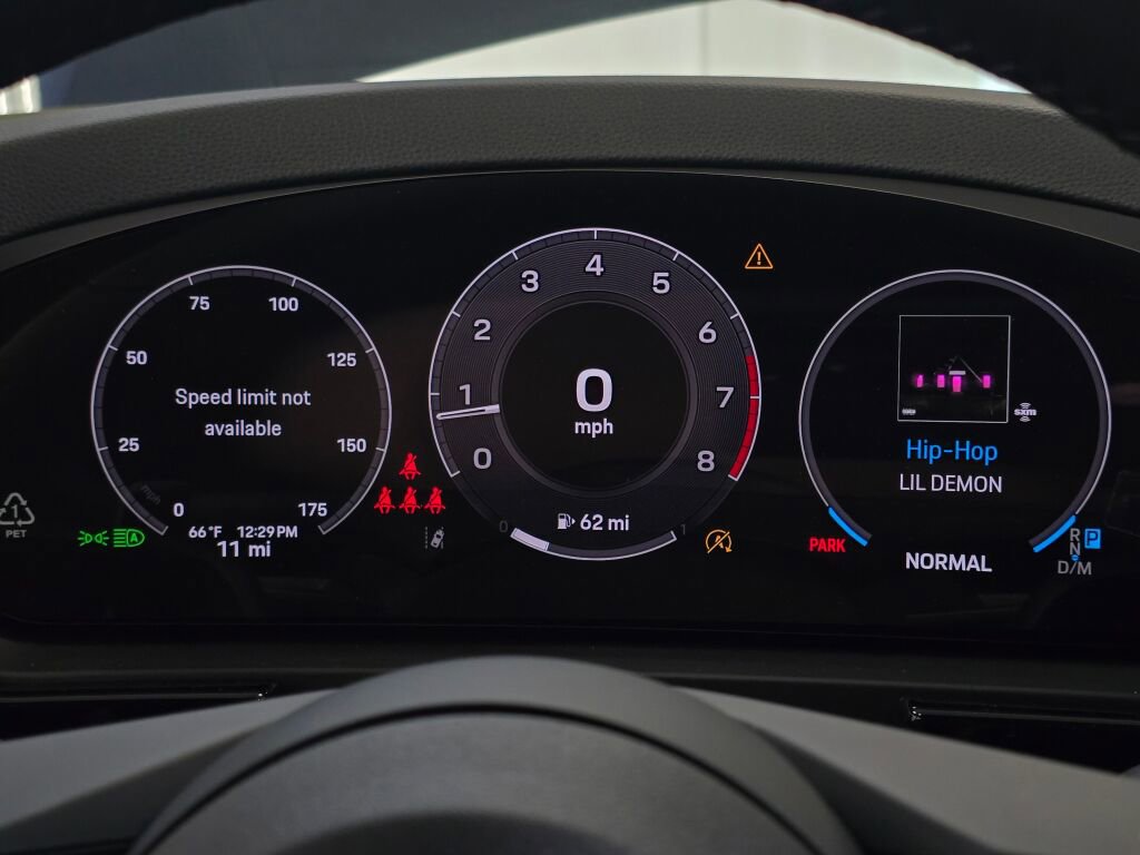 New 2025 Porsche Cayenne Coupe image 27