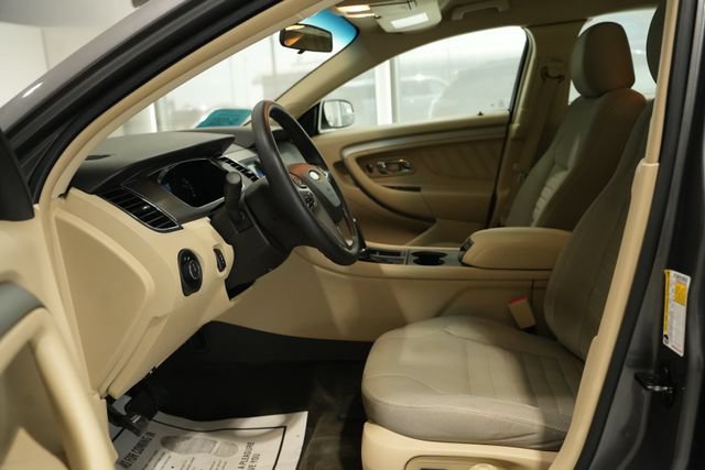 Used 2014 Ford Taurus SE FWD image 12