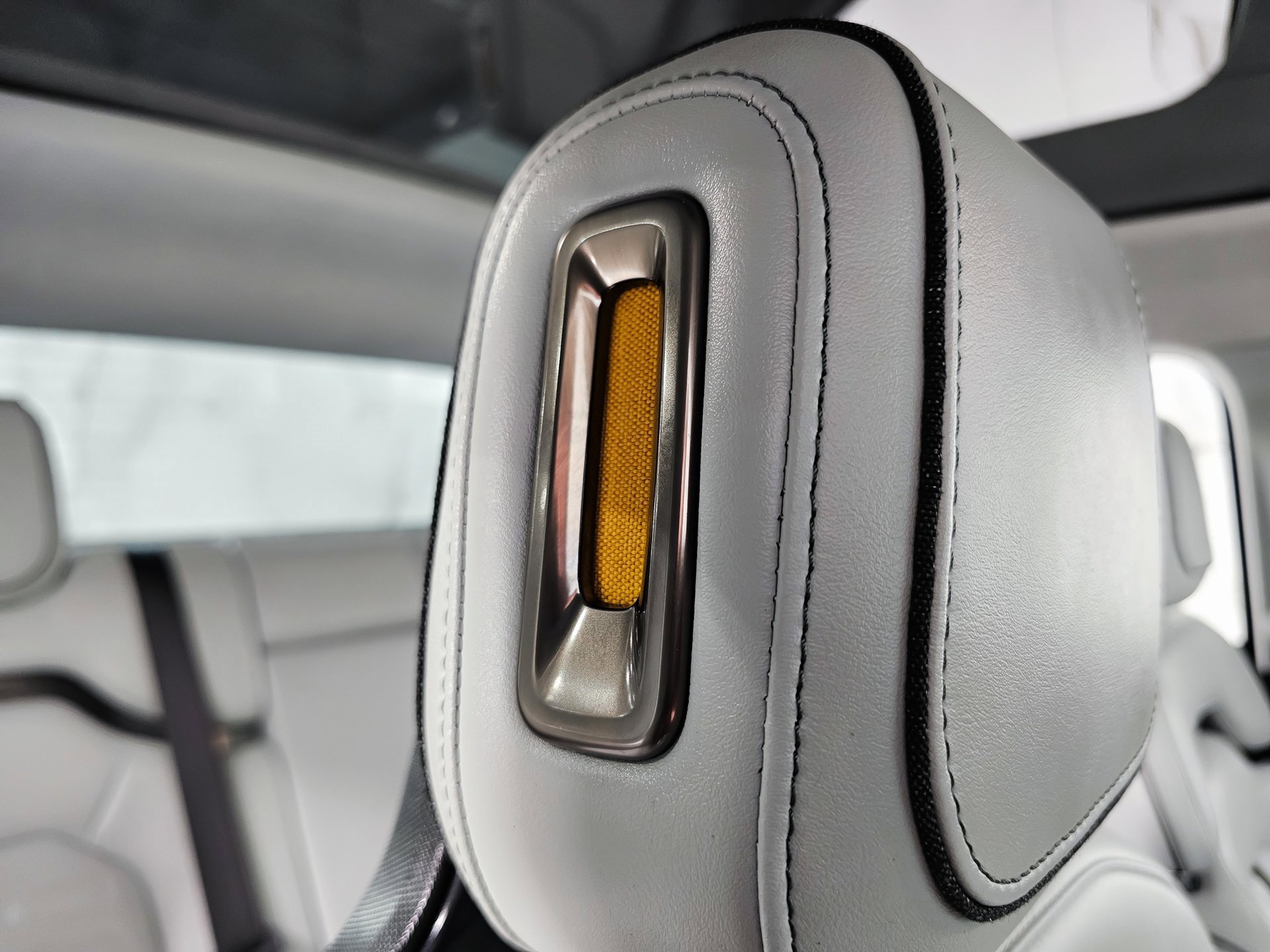 Used 2022 Rivian R1T Adventure image 19