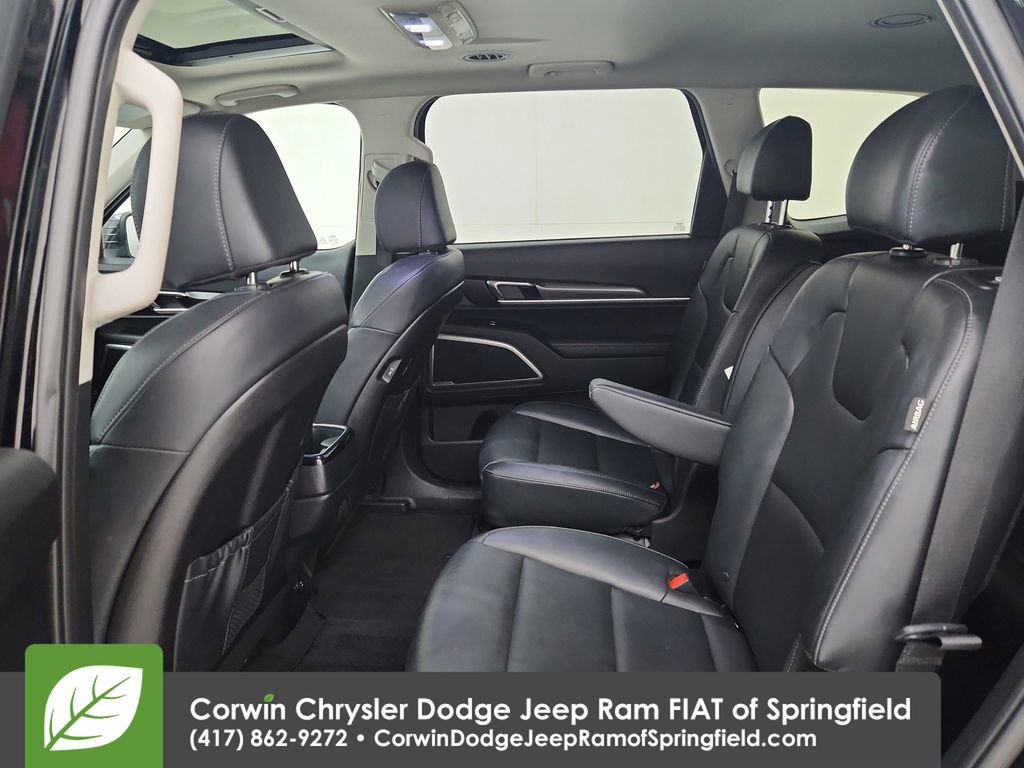 Used 2025 Kia Telluride S AWD/4WD image 30
