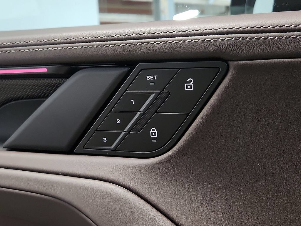 New 2026 Porsche Cayenne Turbo AWD/4WD image 20