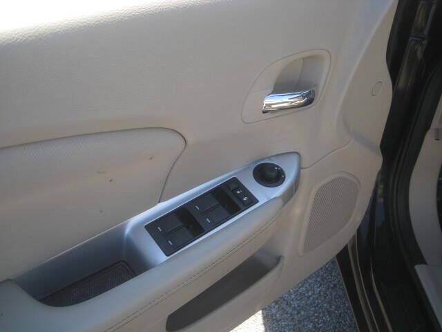 Used 2012 Chrysler 200 Touring FWD image 20