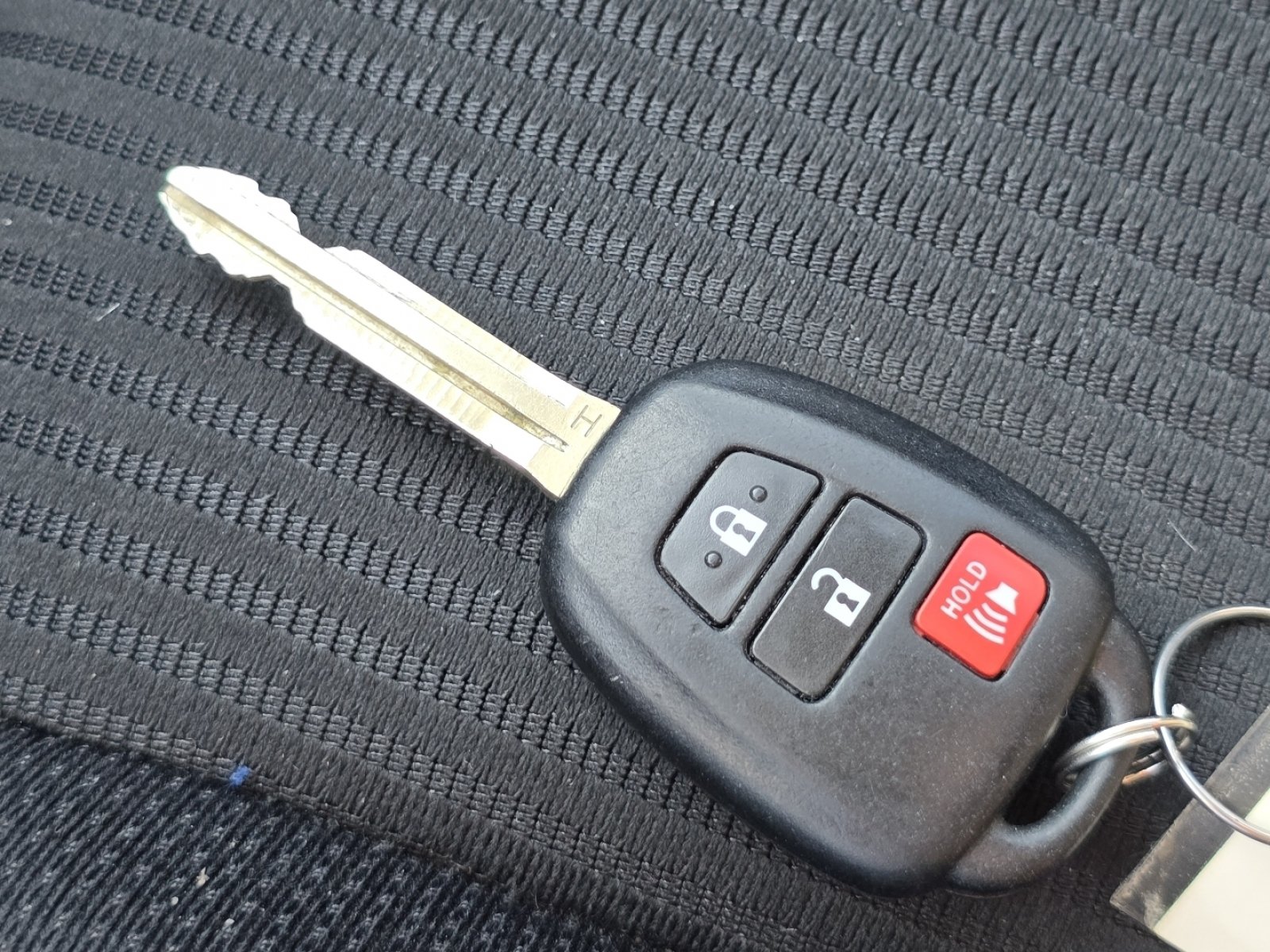 Used 2015 Toyota RAV4 XLE FWD image 34