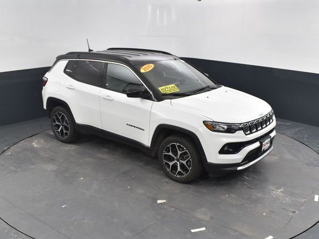 Used 2025 Jeep Compass Limited image 35