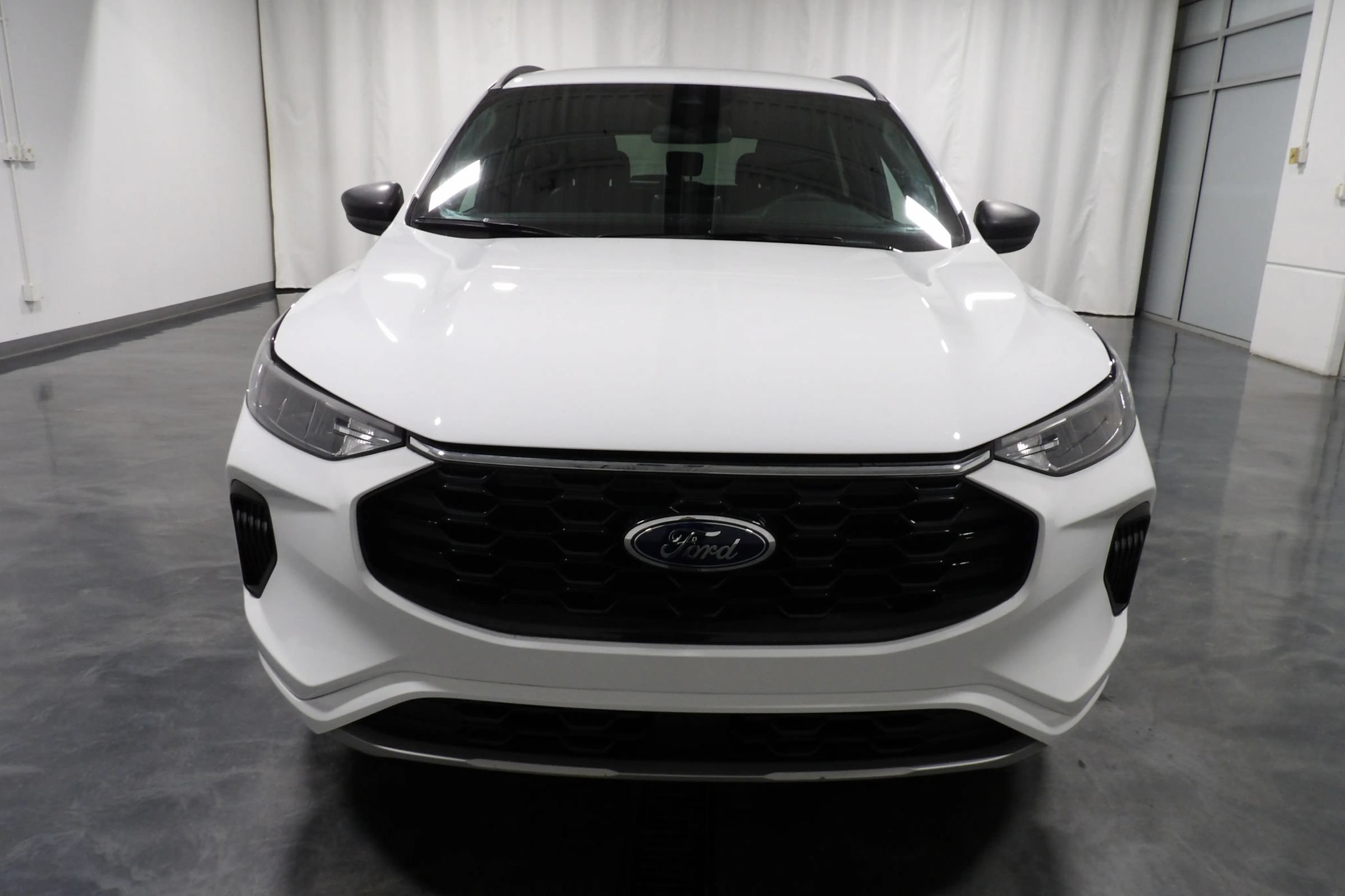 Used 2023 Ford Escape ST-Line AWD/4WD image 3