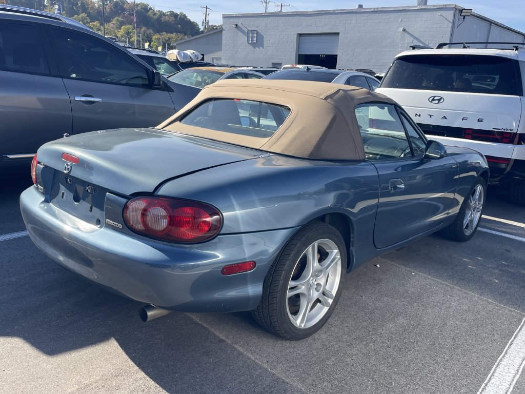 Used 2005 MAZDA MX-5 Miata LS RWD image 5