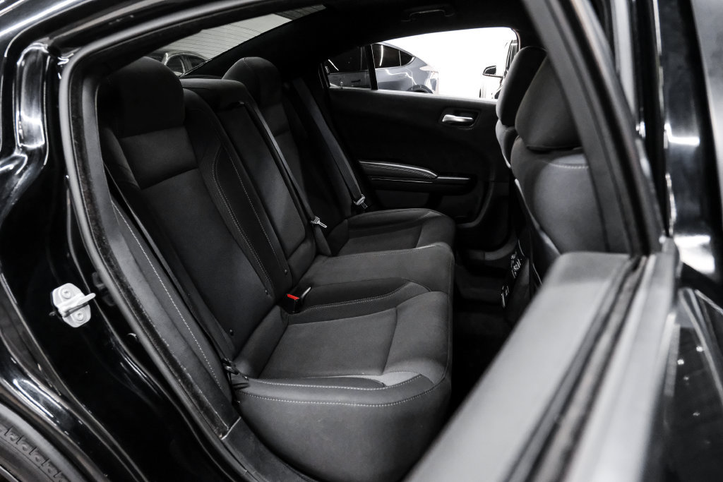 Used 2019 Dodge Charger SXT w/ Blacktop Package AWD/4WD image 46