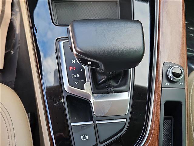Used 2022 Audi A4 2.0T Premium w/ Convenience Package image 12