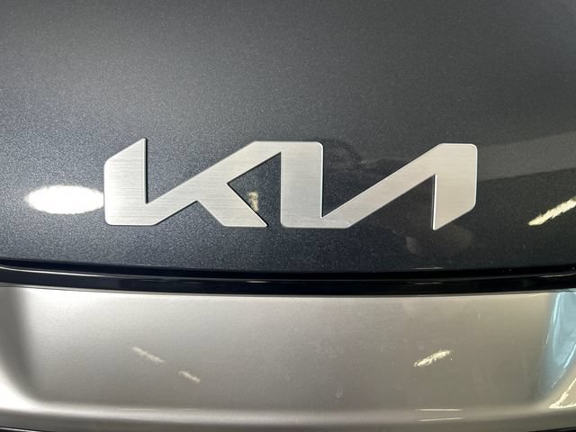 Used 2025 Kia Sportage EX FWD image 8