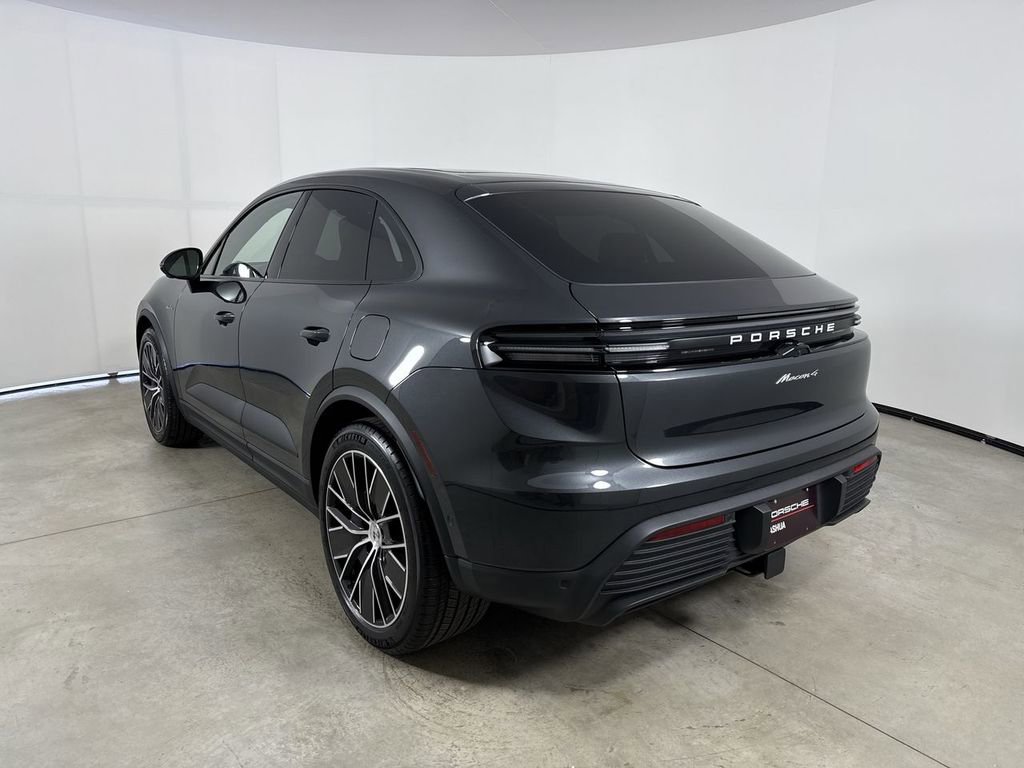 New 2026 Porsche Macan 4 Electric AWD/4WD image 3