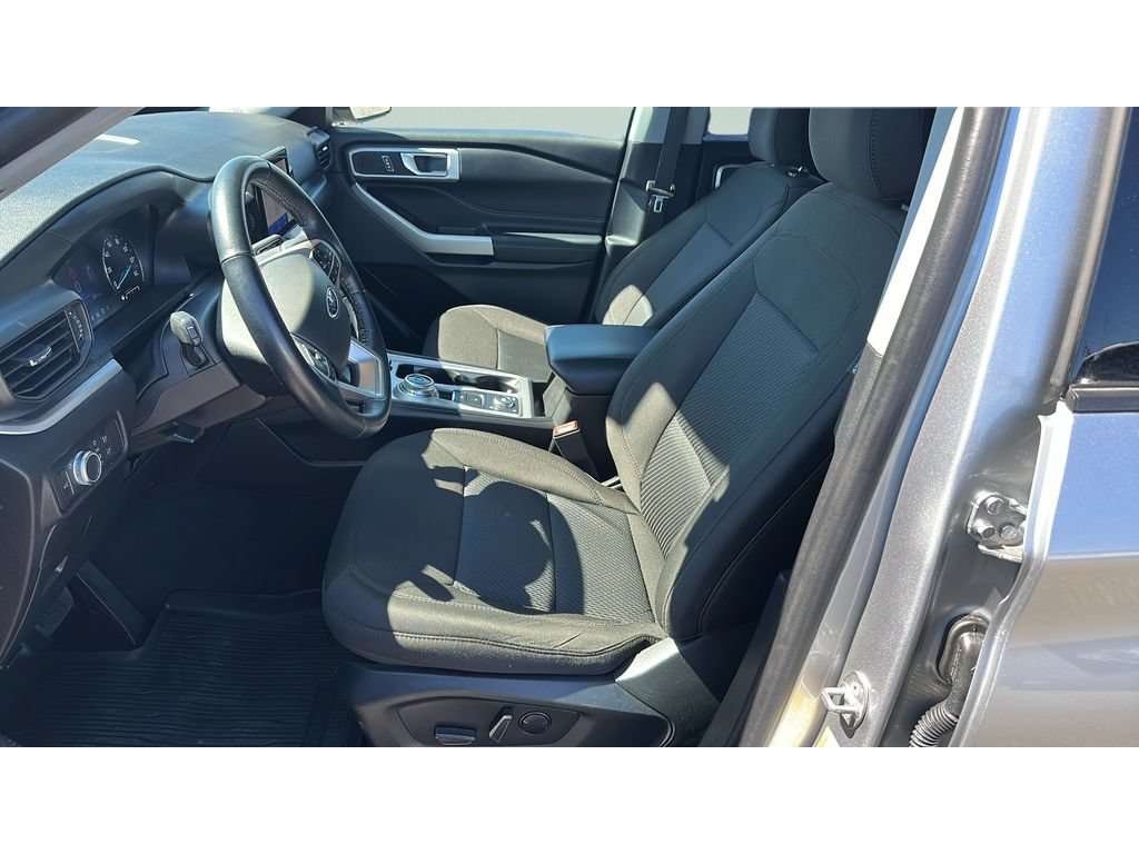 Used 2022 Ford Explorer XLT AWD/4WD image 10