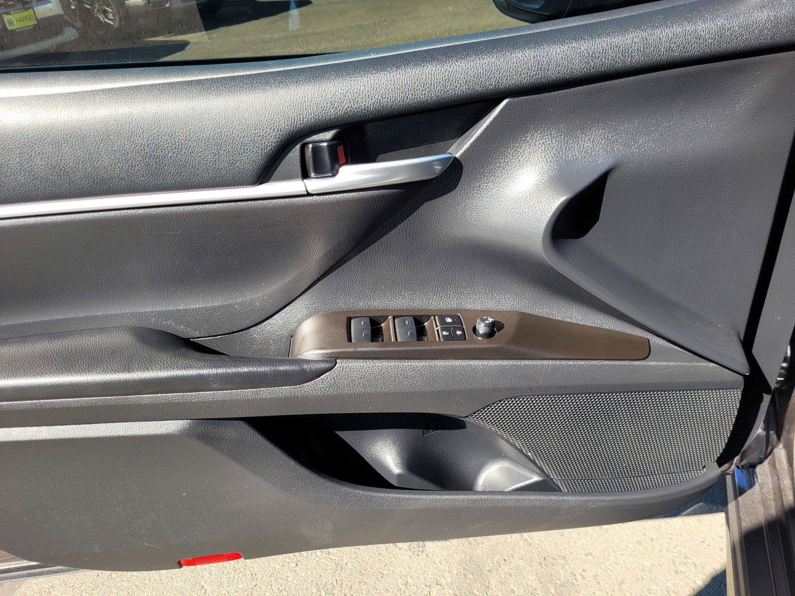 Used 2023 Toyota Camry SE FWD image 19
