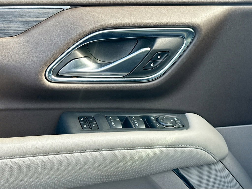 Used 2022 GMC Yukon SLT w/ SLT Luxury Package image 19