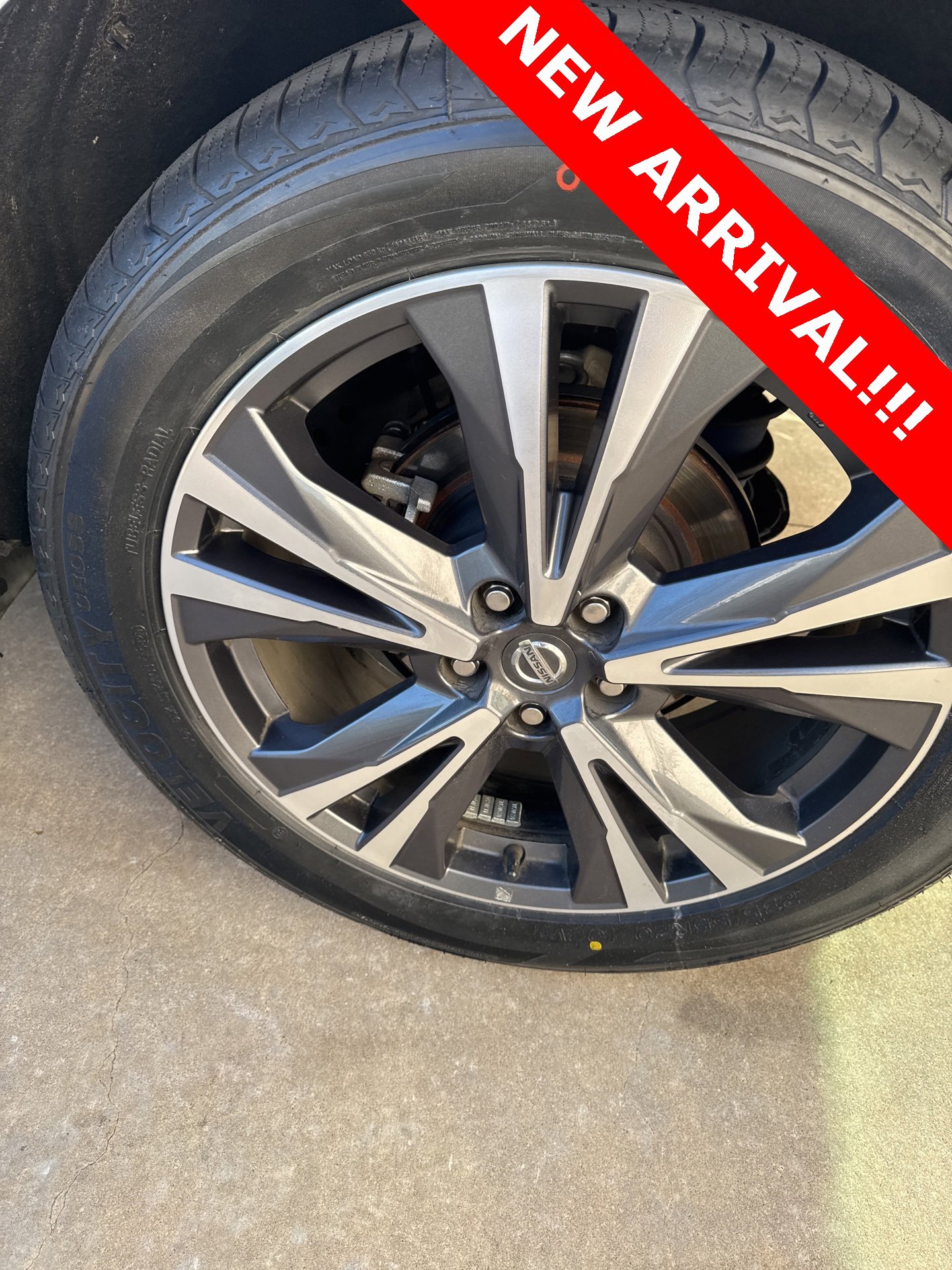 Used 2020 Nissan Pathfinder Platinum image 9