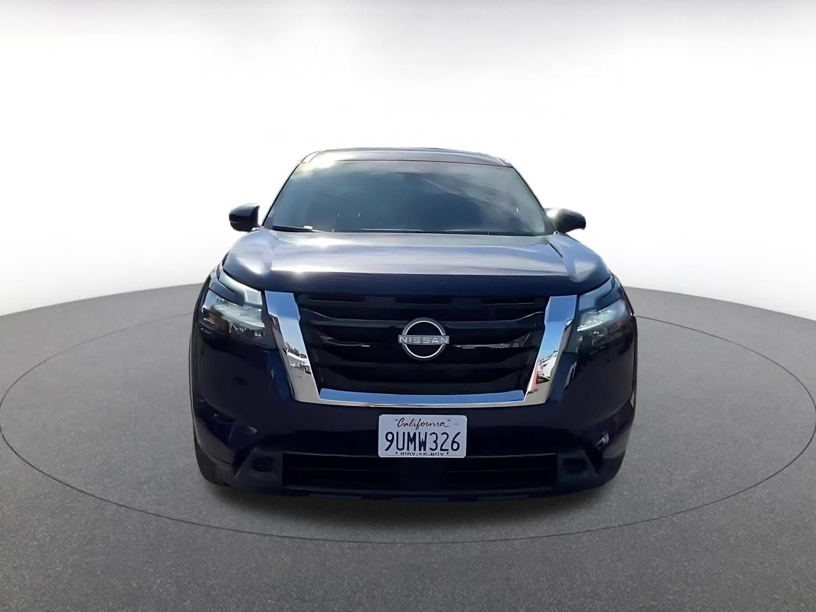 Used 2025 Nissan Pathfinder SV FWD image 4