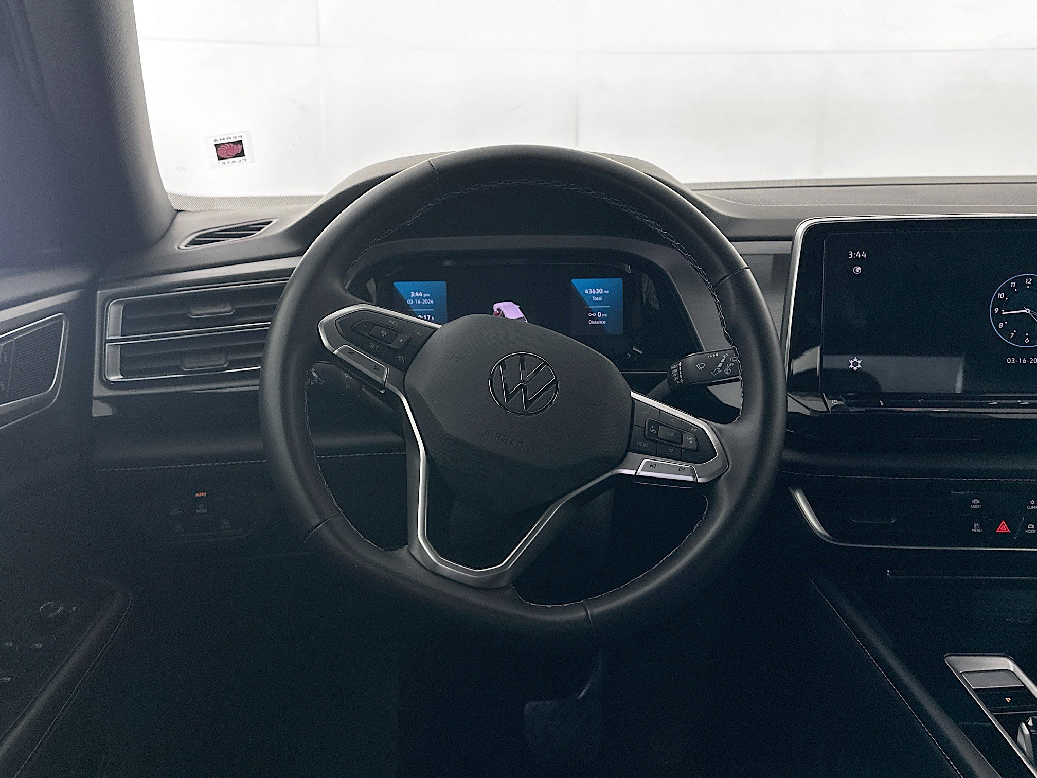 Used 2025 Volkswagen Atlas Cross Sport SE image 18