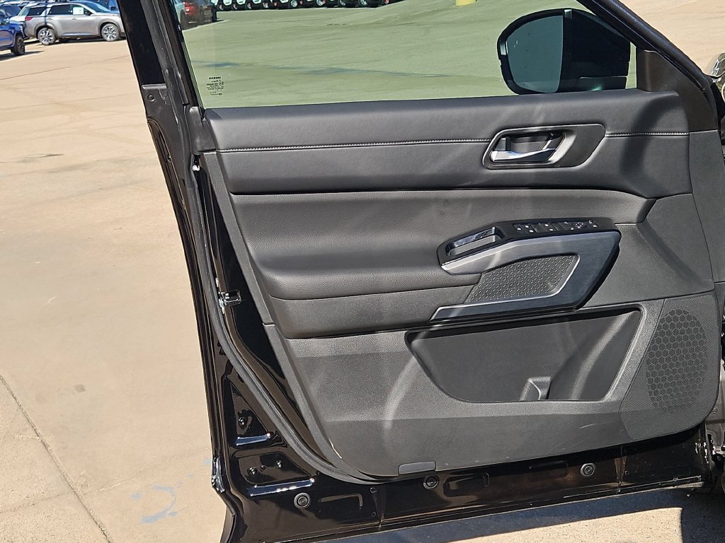 New 2026 Nissan Pathfinder SL FWD image 14
