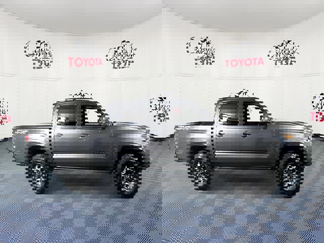 Used 2021 Toyota Tacoma TRD Off-Road w/ Technology Package image 8