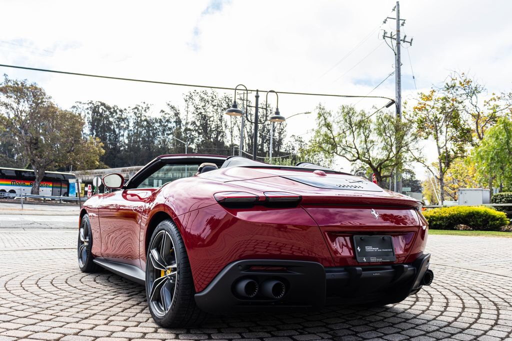 Certified 2025 Ferrari Roma Spider RWD image 25