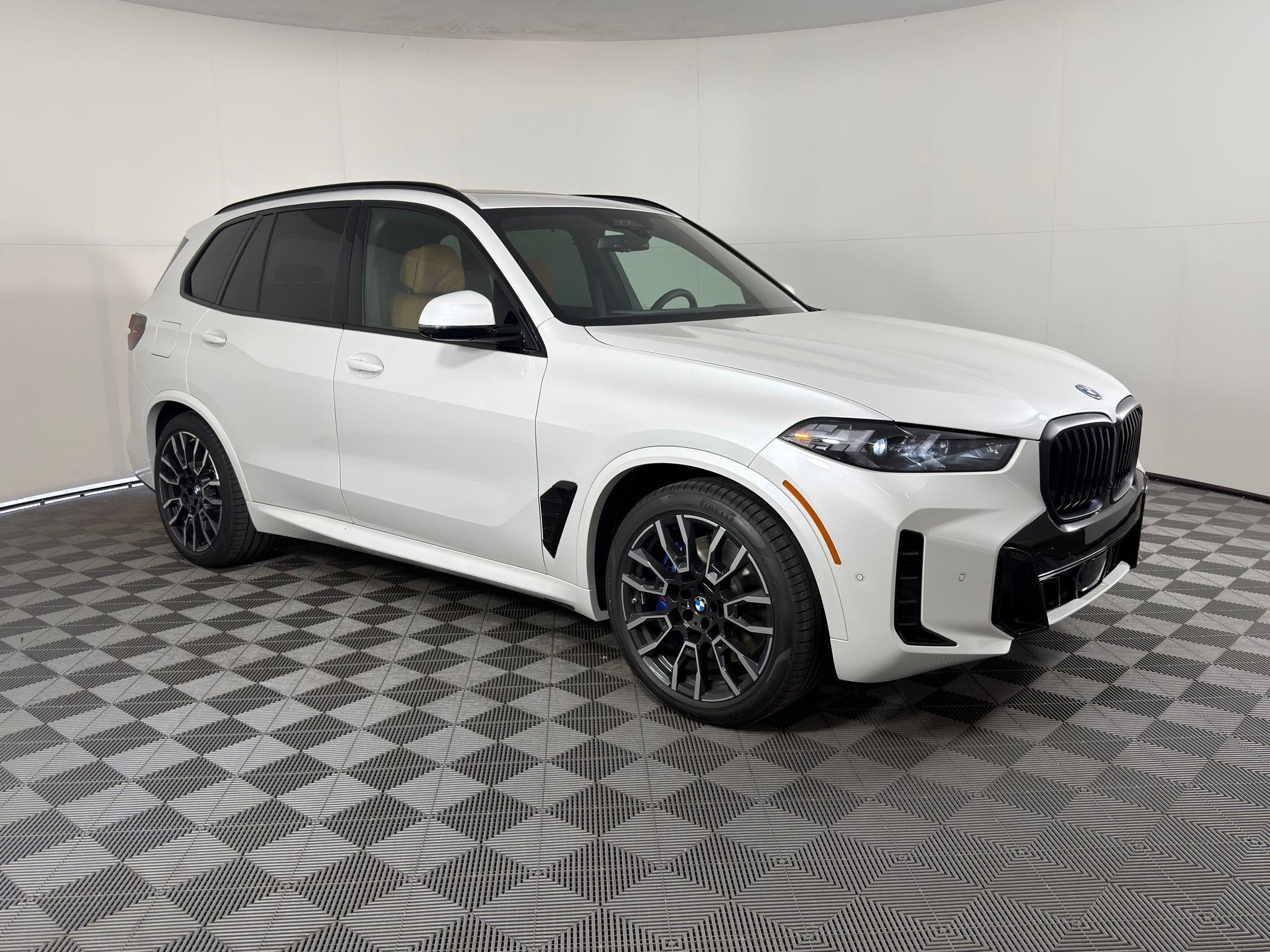 New 2026 BMW X5 xDrive50e w/ Executive Package image 7
