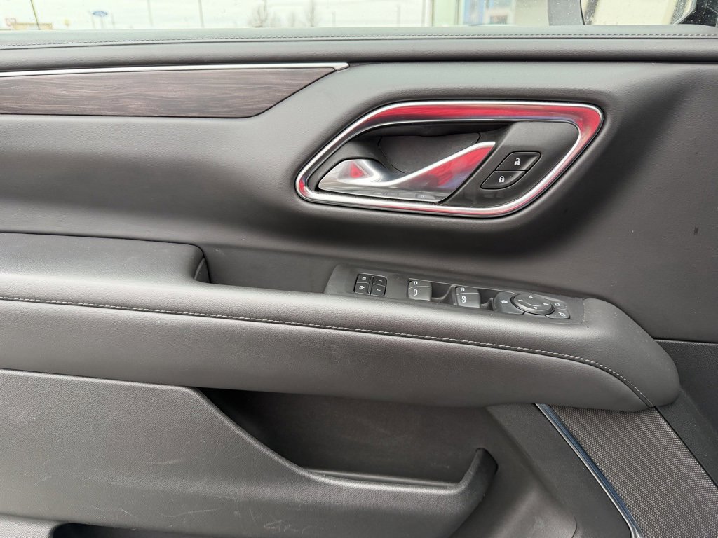 Used 2024 Chevrolet Suburban LT image 12