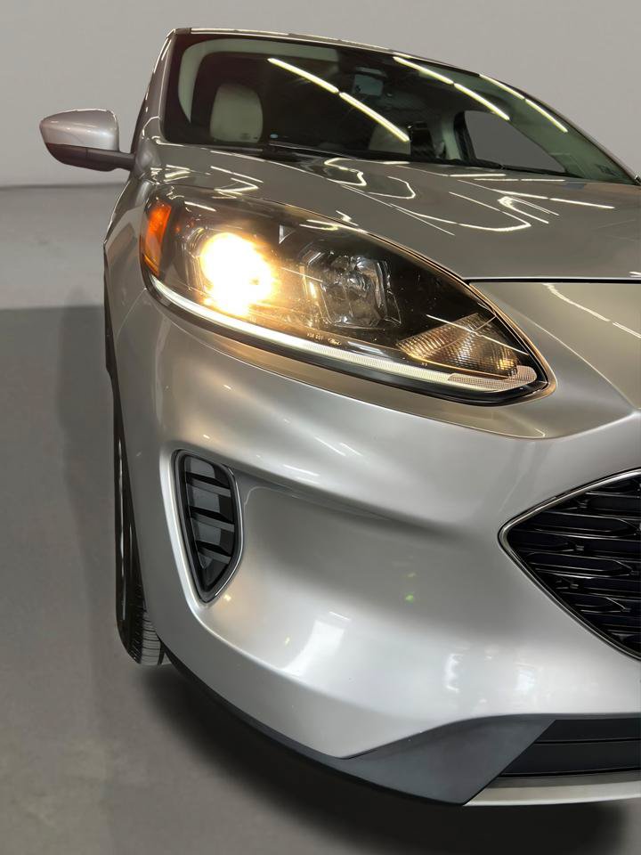 Used 2020 Ford Escape SE FWD image 9