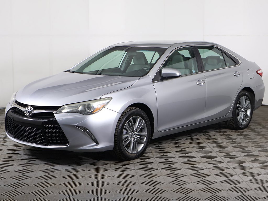 Used 2015 Toyota Camry SE image 5