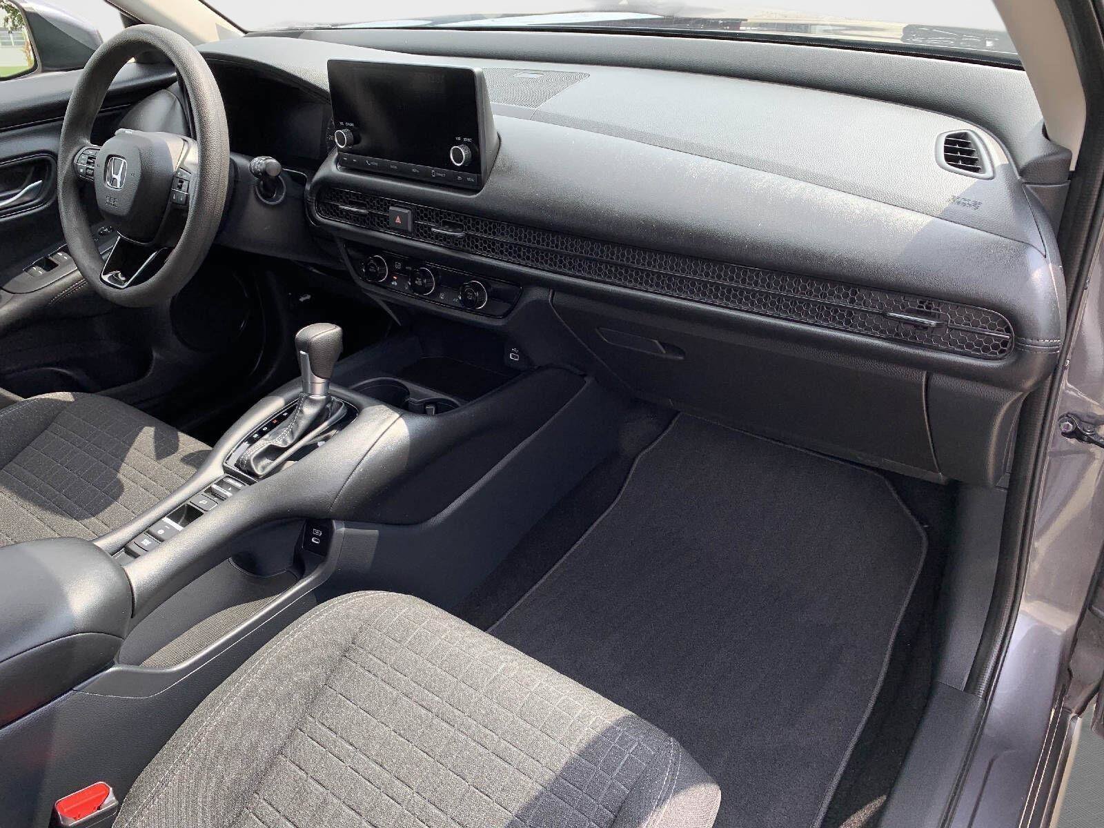 Certified 2025 Honda HR-V LX image 33