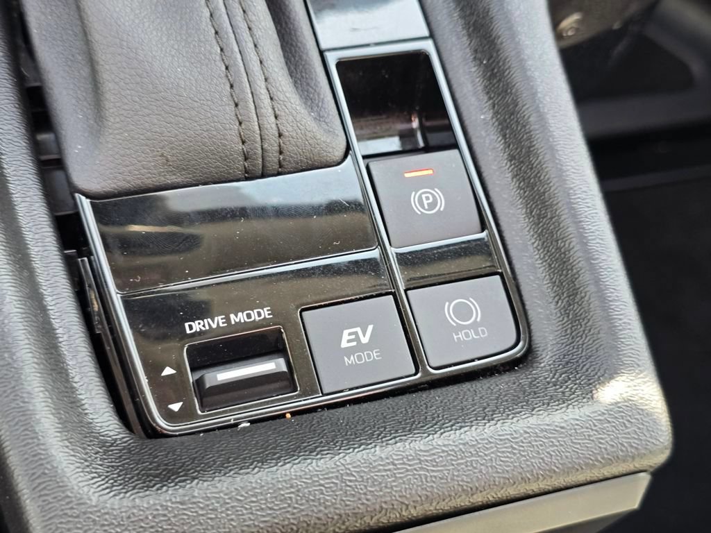 Used 2023 Toyota Sienna XLE w/ XLE Plus Package FWD image 33