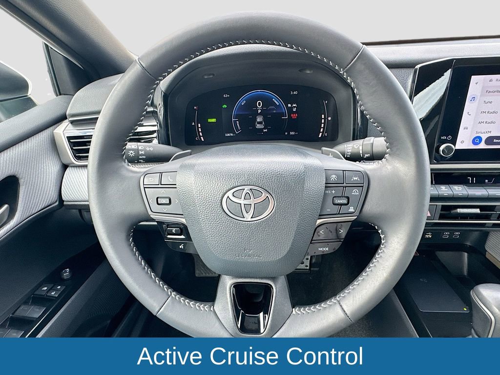 Used 2025 Toyota Camry SE image 12