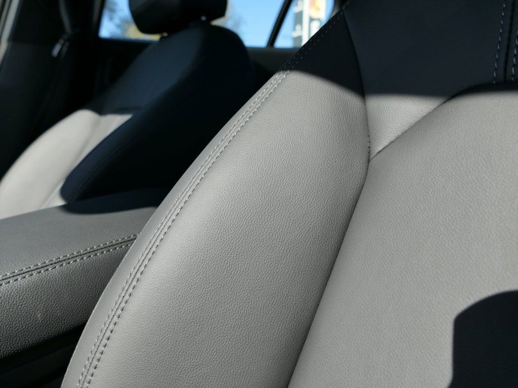 New 2024 Alfa Romeo Giulia Sprint image 12