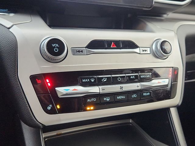 Certified 2022 Ford Explorer XLT w/ Equipment Group 202A image 18