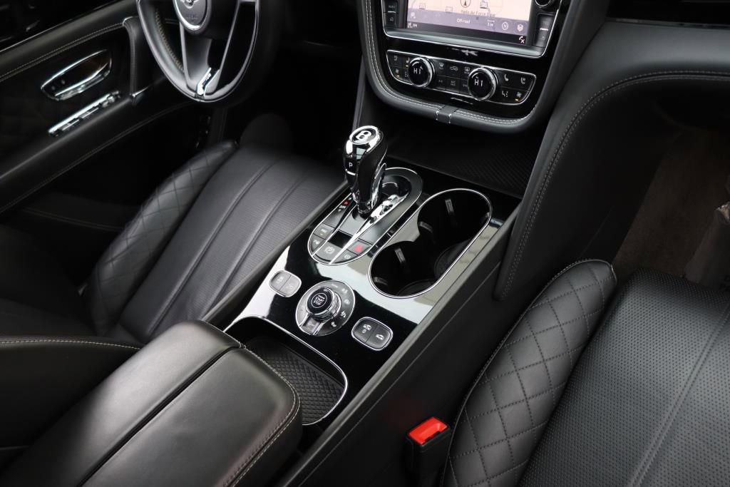 Used 2017 Bentley Bentayga image 60