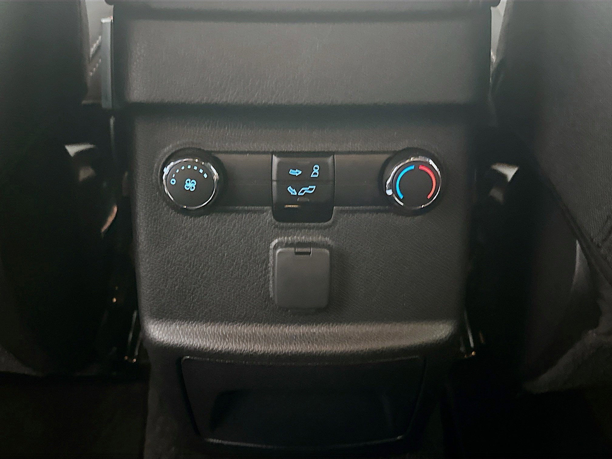 Used 2017 Ford Explorer XLT FWD image 26