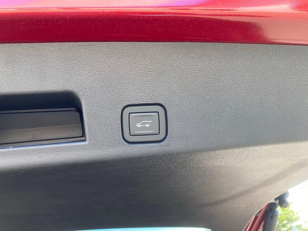 New 2025 Chevrolet Traverse LT w/ Sun and Wheel Package FWD image 26