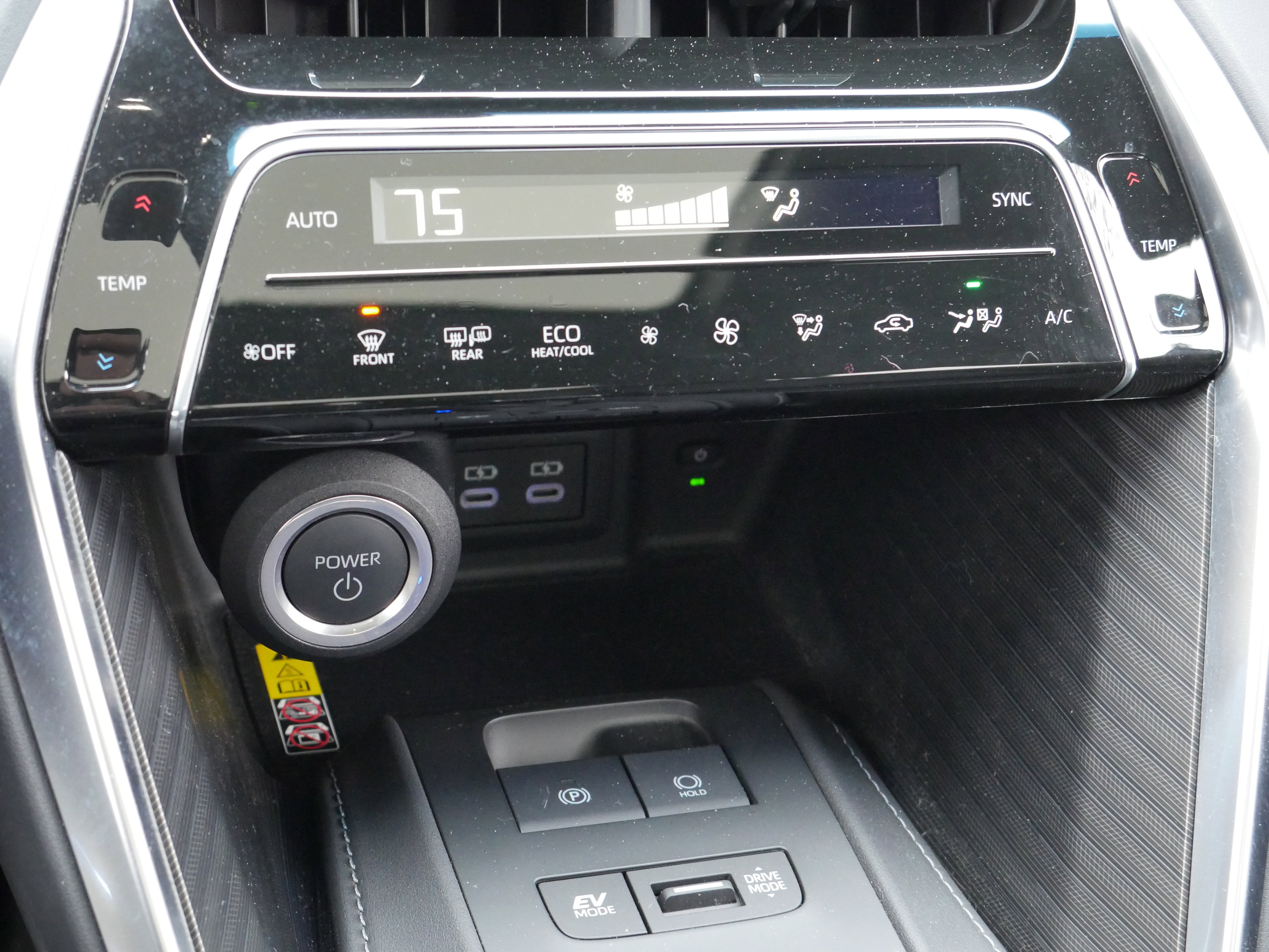 Used 2023 Toyota Venza Nightshade image 14