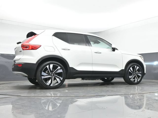 Used 2024 Volvo XC40 B5 Plus w/ Protection Package Premier AWD/4WD image 40