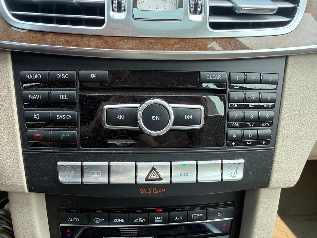 Used 2014 Mercedes-Benz E 350 4MATIC Sedan image 23